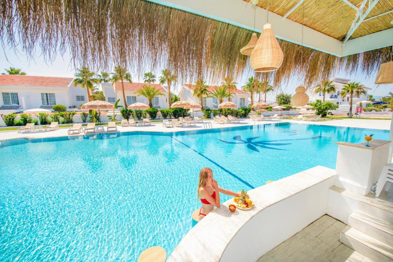 Long Beach Villas Фамагуста Екстер'єр фото